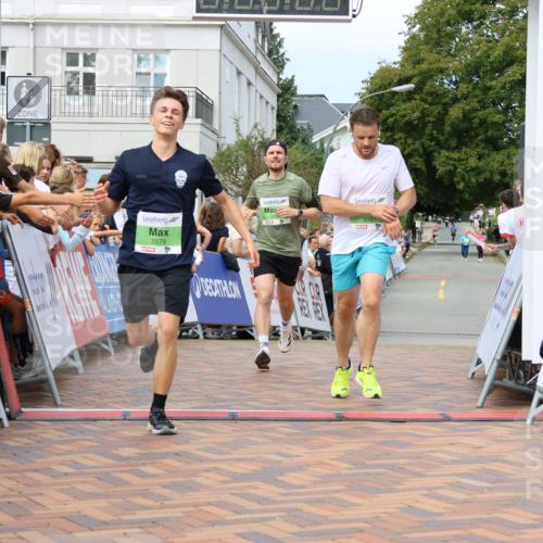 31.08.2025 - 21. Blankeneser Heldenlauf Strokosch-Dieckow http://msf.ph/oto/8669329 31.08.2025 10:55:26 Ziel 3579, 3590, 3181 meine-sportfotos.de