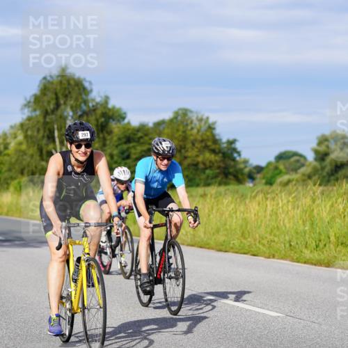 31.08.2025 - Elbe Triathlon Hamburg Michael Burmester http://msf.ph/oto/8669347 31.08.2025 09:52:20 Radfahren 297, 386, 517, 642, 703, 747, 895 meine-sportfotos.de
