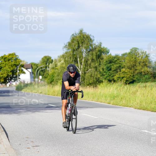 31.08.2025 - Elbe Triathlon Hamburg Michael Burmester http://msf.ph/oto/8669360 31.08.2025 09:52:23 Radfahren 297, 386, 517, 703, 895 meine-sportfotos.de