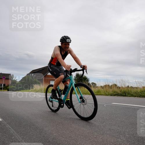 31.08.2025 - Elbe Triathlon Hamburg Michael Burmester http://msf.ph/oto/8669368 31.08.2025 14:16:08 Radfahren 122, 129 meine-sportfotos.de