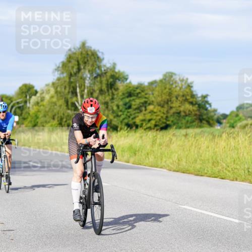31.08.2025 - Elbe Triathlon Hamburg Michael Burmester http://msf.ph/oto/8669390 31.08.2025 09:52:32 Radfahren 327, 575, 789 meine-sportfotos.de