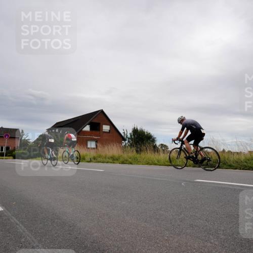 31.08.2025 - Elbe Triathlon Hamburg Michael Burmester http://msf.ph/oto/8669407 31.08.2025 14:17:01 Radfahren 141, 146 meine-sportfotos.de