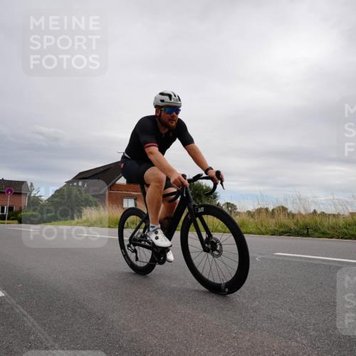31.08.2025 - Elbe Triathlon Hamburg Michael Burmester http://msf.ph/oto/8669410 31.08.2025 14:17:11 Radfahren 130 meine-sportfotos.de