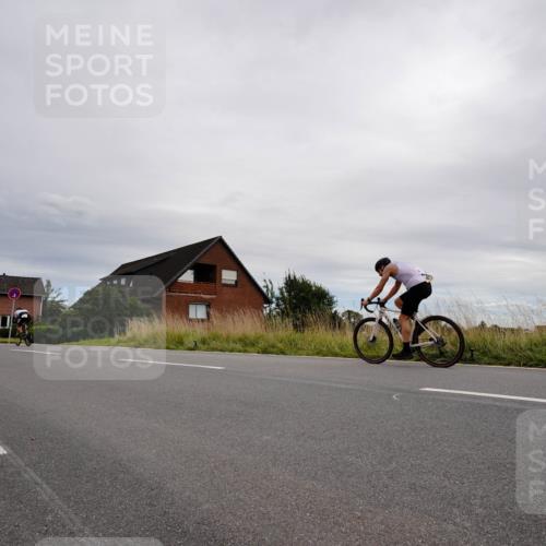 31.08.2025 - Elbe Triathlon Hamburg Michael Burmester http://msf.ph/oto/8669421 31.08.2025 14:17:27 Radfahren 125, 140, 144 meine-sportfotos.de