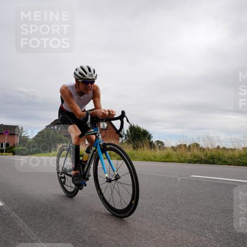 31.08.2025 - Elbe Triathlon Hamburg Michael Burmester http://msf.ph/oto/8669425 31.08.2025 14:17:34 Radfahren 140 meine-sportfotos.de