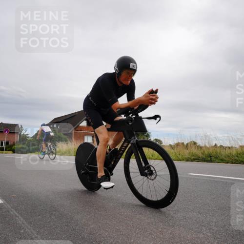 31.08.2025 - Elbe Triathlon Hamburg Michael Burmester http://msf.ph/oto/8669453 31.08.2025 14:18:41 Radfahren 143, 156 meine-sportfotos.de