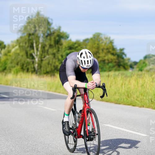 31.08.2025 - Elbe Triathlon Hamburg Michael Burmester http://msf.ph/oto/8669461 31.08.2025 09:53:03 Radfahren 454, 514, 540, 677, 687, 704, 736, 753, 870, 894 meine-sportfotos.de