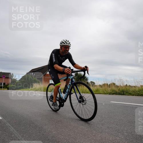 31.08.2025 - Elbe Triathlon Hamburg Michael Burmester http://msf.ph/oto/8669466 31.08.2025 14:19:19 Radfahren 151 meine-sportfotos.de