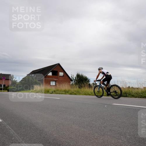 31.08.2025 - Elbe Triathlon Hamburg Michael Burmester http://msf.ph/oto/8669478 31.08.2025 14:19:35 Radfahren 123, 127 meine-sportfotos.de