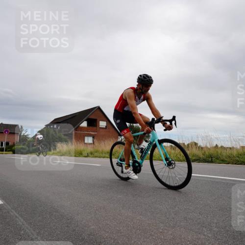 31.08.2025 - Elbe Triathlon Hamburg Michael Burmester http://msf.ph/oto/8669480 31.08.2025 14:19:36 Radfahren 123, 127 meine-sportfotos.de