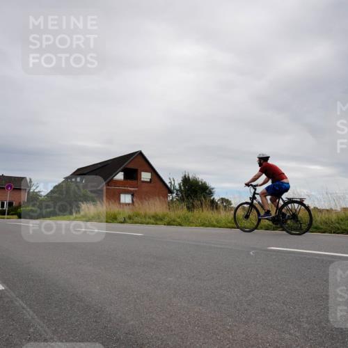 31.08.2025 - Elbe Triathlon Hamburg Michael Burmester http://msf.ph/oto/8669522 31.08.2025 14:21:55 Radfahren  meine-sportfotos.de