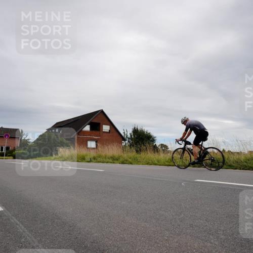 31.08.2025 - Elbe Triathlon Hamburg Michael Burmester http://msf.ph/oto/8669527 31.08.2025 14:22:08 Radfahren 140 meine-sportfotos.de