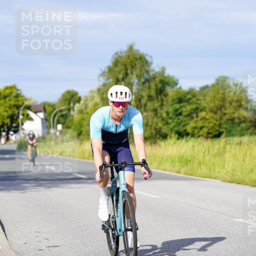 31.08.2025 - Elbe Triathlon Hamburg Michael Burmester http://msf.ph/oto/8669537 31.08.2025 09:53:21 Radfahren 304, 405, 472, 593, 659, 900 meine-sportfotos.de