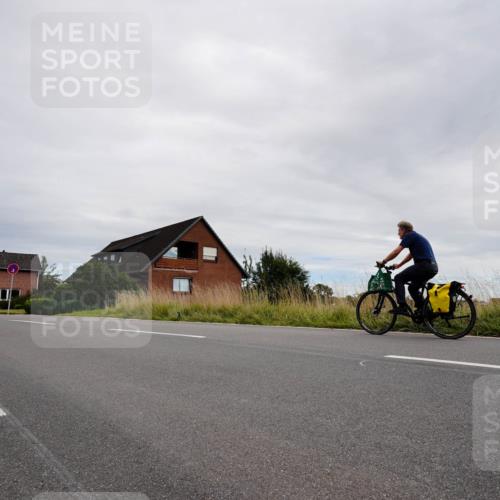 31.08.2025 - Elbe Triathlon Hamburg Michael Burmester http://msf.ph/oto/8669554 31.08.2025 14:25:25 Radfahren  meine-sportfotos.de