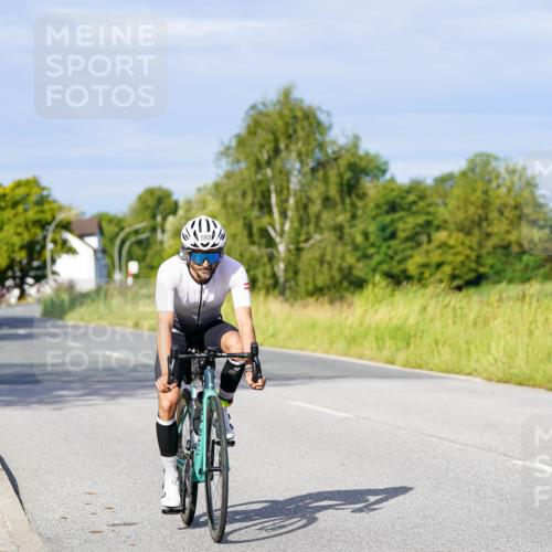 31.08.2025 - Elbe Triathlon Hamburg Michael Burmester http://msf.ph/oto/8669558 31.08.2025 09:53:26 Radfahren 549, 593, 659, 900, 925 meine-sportfotos.de