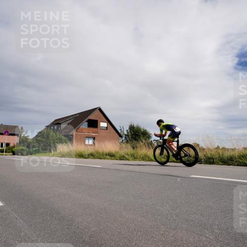 31.08.2025 - Elbe Triathlon Hamburg Michael Burmester http://msf.ph/oto/8669735 31.08.2025 14:46:07 Radfahren 143, 147 meine-sportfotos.de