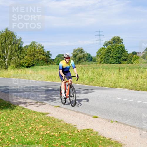 31.08.2025 - Elbe Triathlon Hamburg Michael Burmester http://msf.ph/oto/8669805 31.08.2025 09:55:24 Radfahren 418, 451, 701, 785 meine-sportfotos.de
