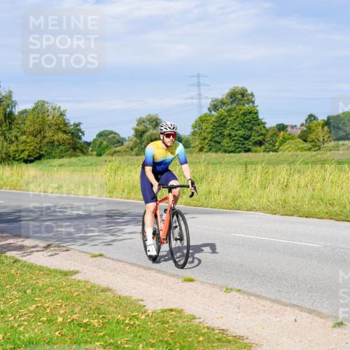31.08.2025 - Elbe Triathlon Hamburg Michael Burmester http://msf.ph/oto/8669809 31.08.2025 09:55:25 Radfahren 418, 451, 701, 785 meine-sportfotos.de