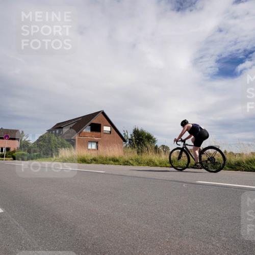 31.08.2025 - Elbe Triathlon Hamburg Michael Burmester http://msf.ph/oto/8669810 31.08.2025 14:49:06 Radfahren 136 meine-sportfotos.de