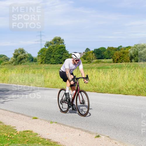31.08.2025 - Elbe Triathlon Hamburg Michael Burmester http://msf.ph/oto/8669863 31.08.2025 09:55:50 Radfahren 289, 558, 631, 745, 910 meine-sportfotos.de