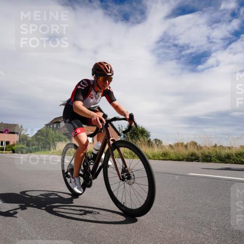 31.08.2025 - Elbe Triathlon Hamburg Michael Burmester http://msf.ph/oto/8669900 31.08.2025 14:52:47 Radfahren  meine-sportfotos.de