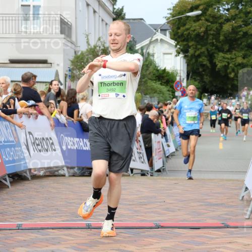 31.08.2025 - 21. Blankeneser Heldenlauf Strokosch-Dieckow http://msf.ph/oto/8669905 31.08.2025 10:54:44 Ziel 3492, 3462 meine-sportfotos.de