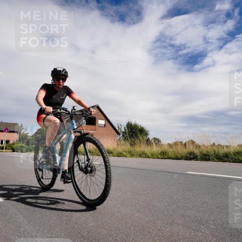 31.08.2025 - Elbe Triathlon Hamburg Michael Burmester http://msf.ph/oto/8669909 31.08.2025 14:52:59 Radfahren 121 meine-sportfotos.de