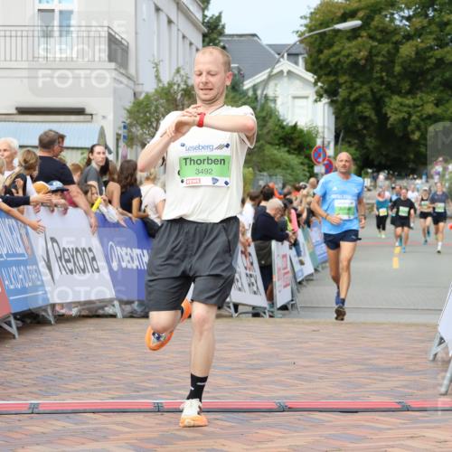 31.08.2025 - 21. Blankeneser Heldenlauf Strokosch-Dieckow http://msf.ph/oto/8669915 31.08.2025 10:54:43 Ziel 3492, 3462 meine-sportfotos.de