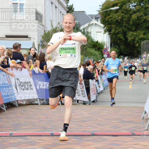 31.08.2025 - 21. Blankeneser Heldenlauf Strokosch-Dieckow http://msf.ph/oto/8669923 31.08.2025 10:54:43 Ziel 3492, 3462 meine-sportfotos.de