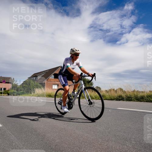 31.08.2025 - Elbe Triathlon Hamburg Michael Burmester http://msf.ph/oto/8669942 31.08.2025 14:54:08 Radfahren  meine-sportfotos.de