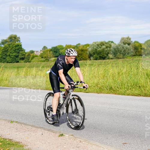 31.08.2025 - Elbe Triathlon Hamburg Michael Burmester http://msf.ph/oto/8669961 31.08.2025 09:56:48 Radfahren 417, 477, 602, 680, 711, 715 meine-sportfotos.de