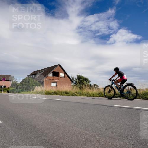31.08.2025 - Elbe Triathlon Hamburg Michael Burmester http://msf.ph/oto/8669977 31.08.2025 14:55:39 Radfahren  meine-sportfotos.de