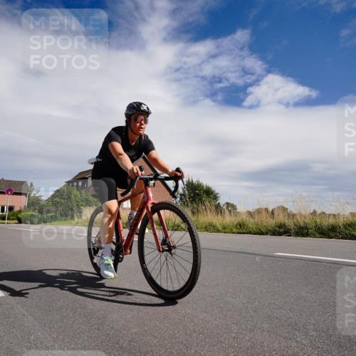 31.08.2025 - Elbe Triathlon Hamburg Michael Burmester http://msf.ph/oto/8670000 31.08.2025 14:56:56 Radfahren  meine-sportfotos.de