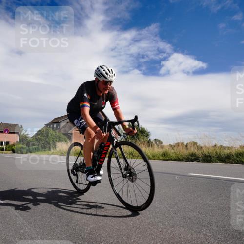 31.08.2025 - Elbe Triathlon Hamburg Michael Burmester http://msf.ph/oto/8670015 31.08.2025 14:57:53 Radfahren 142 meine-sportfotos.de