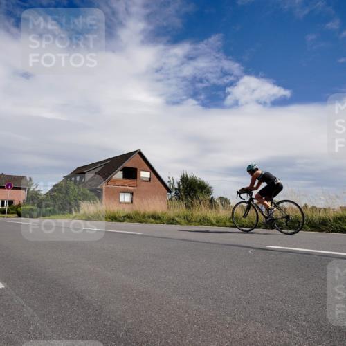 31.08.2025 - Elbe Triathlon Hamburg Michael Burmester http://msf.ph/oto/8670026 31.08.2025 14:58:03 Radfahren  meine-sportfotos.de