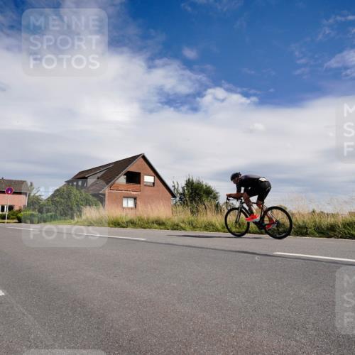 31.08.2025 - Elbe Triathlon Hamburg Michael Burmester http://msf.ph/oto/8670065 31.08.2025 15:01:01 Radfahren  meine-sportfotos.de