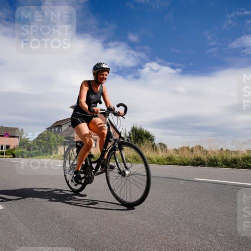 31.08.2025 - Elbe Triathlon Hamburg Michael Burmester http://msf.ph/oto/8670068 31.08.2025 15:01:06 Radfahren  meine-sportfotos.de
