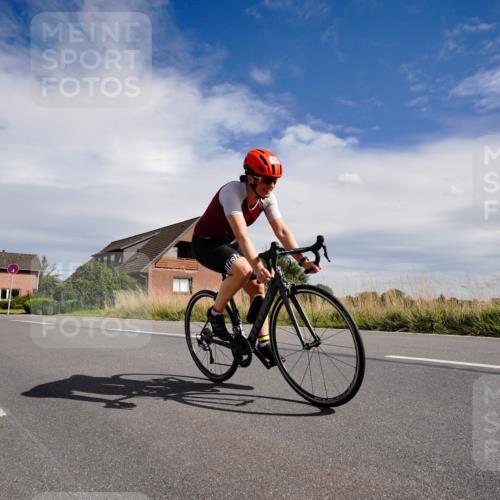 31.08.2025 - Elbe Triathlon Hamburg Michael Burmester http://msf.ph/oto/8670072 31.08.2025 15:01:19 Radfahren 158 meine-sportfotos.de