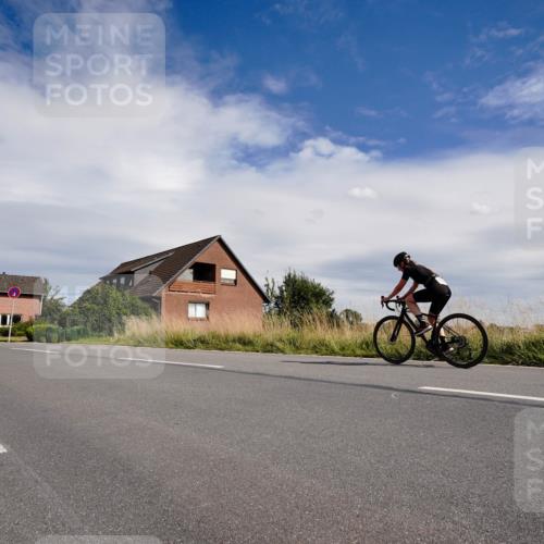 31.08.2025 - Elbe Triathlon Hamburg Michael Burmester http://msf.ph/oto/8670076 31.08.2025 15:01:42 Radfahren  meine-sportfotos.de