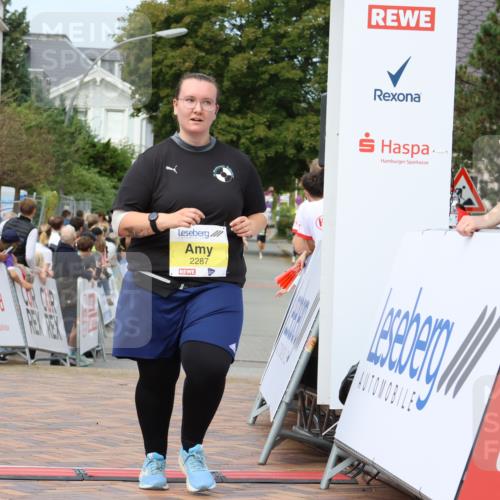 31.08.2025 - 21. Blankeneser Heldenlauf Strokosch-Dieckow http://msf.ph/oto/8670100 31.08.2025 10:54:33 Ziel 2287, 3488, 3332 meine-sportfotos.de