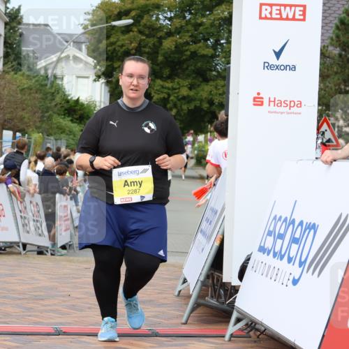 31.08.2025 - 21. Blankeneser Heldenlauf Strokosch-Dieckow http://msf.ph/oto/8670104 31.08.2025 10:54:33 Ziel 2287, 3488, 3332 meine-sportfotos.de