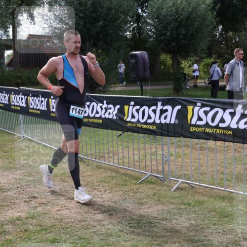 31.08.2025 - Elbe Triathlon Hamburg Luisa Fischer http://msf.ph/oto/8670123 31.08.2025 11:37:43 Laufen 1147 meine-sportfotos.de