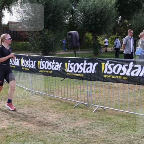 31.08.2025 - Elbe Triathlon Hamburg Luisa Fischer http://msf.ph/oto/8670130 31.08.2025 11:37:44 Laufen  meine-sportfotos.de