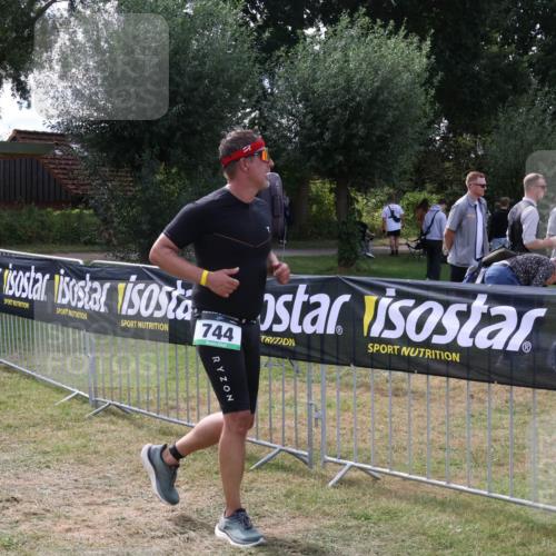 31.08.2025 - Elbe Triathlon Hamburg Luisa Fischer http://msf.ph/oto/8670135 31.08.2025 11:37:53 Laufen 744 meine-sportfotos.de