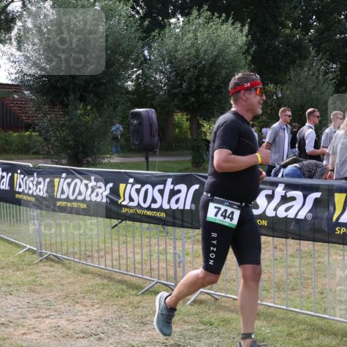 31.08.2025 - Elbe Triathlon Hamburg Luisa Fischer http://msf.ph/oto/8670138 31.08.2025 11:37:54 Laufen 2, 744 meine-sportfotos.de