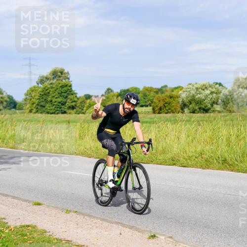 31.08.2025 - Elbe Triathlon Hamburg Michael Burmester http://msf.ph/oto/8670146 31.08.2025 09:58:36 Radfahren 406, 567, 579, 615, 643, 770 meine-sportfotos.de