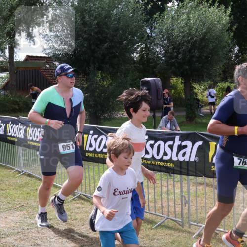31.08.2025 - Elbe Triathlon Hamburg Luisa Fischer http://msf.ph/oto/8670156 31.08.2025 11:38:23 Laufen 951, 764 meine-sportfotos.de
