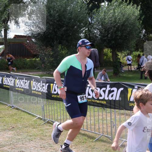 31.08.2025 - Elbe Triathlon Hamburg Luisa Fischer http://msf.ph/oto/8670157 31.08.2025 11:38:24 Laufen 1001 meine-sportfotos.de
