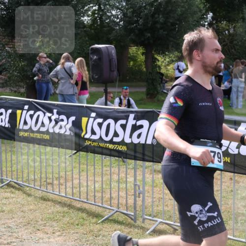 31.08.2025 - Elbe Triathlon Hamburg Luisa Fischer http://msf.ph/oto/8670188 31.08.2025 11:39:03 Laufen 79 meine-sportfotos.de