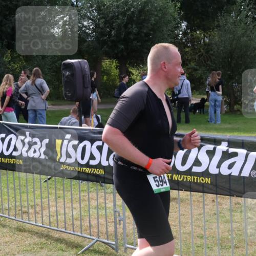 31.08.2025 - Elbe Triathlon Hamburg Luisa Fischer http://msf.ph/oto/8670194 31.08.2025 11:39:15 Laufen 594 meine-sportfotos.de